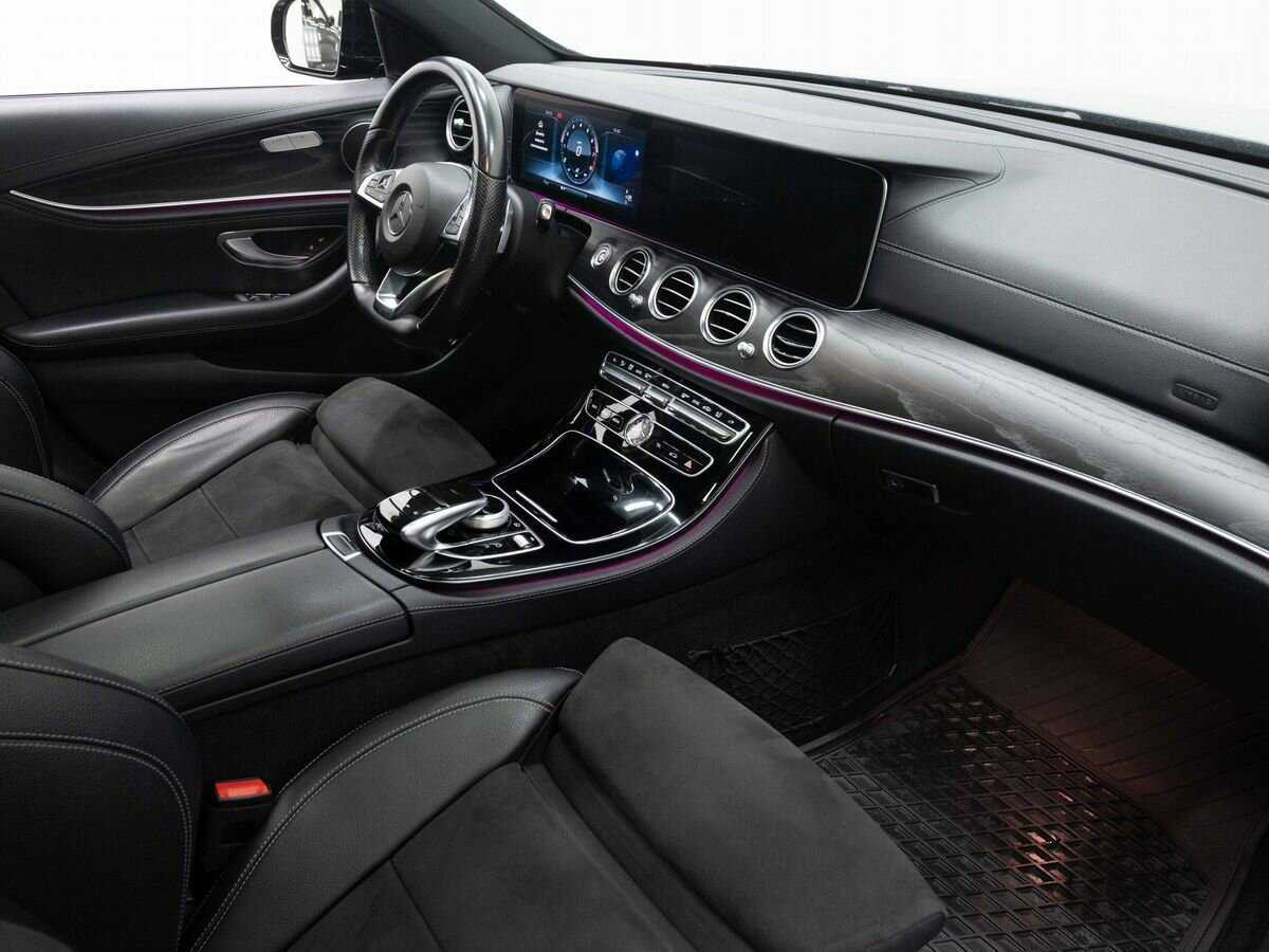 Б/У Мерседес-Бенц Е-Класс 2016 года. Фото: #9