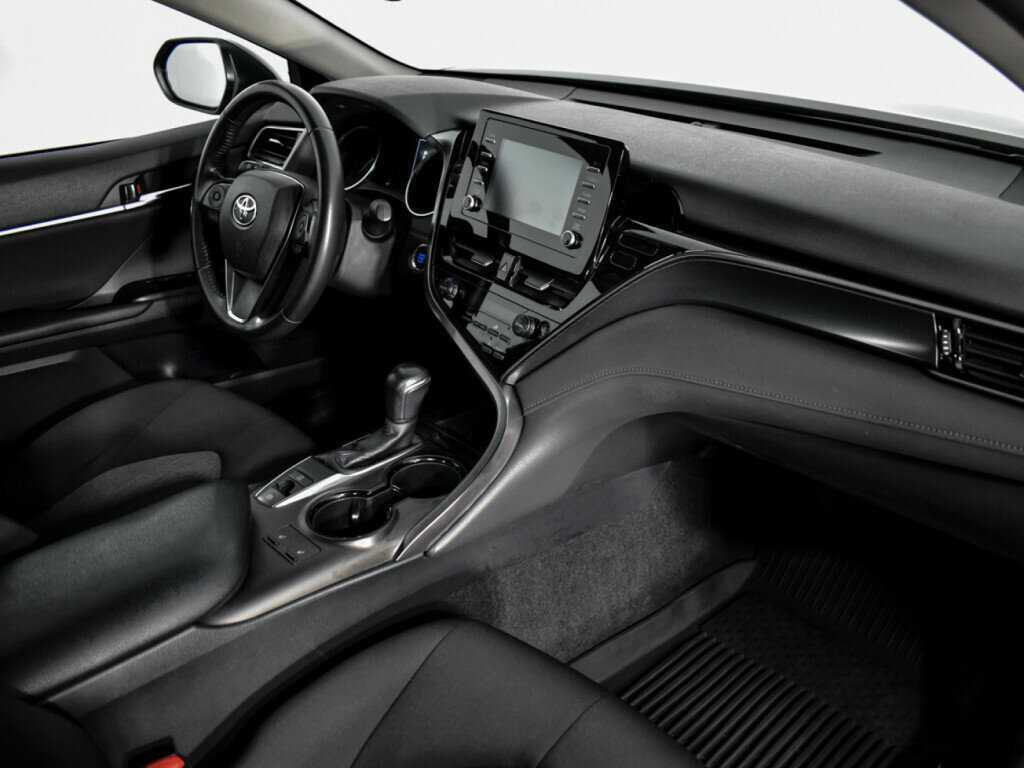 Б/У Тойота Камри 2021 года. Фото: #12