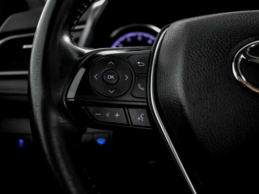 Б/У Тойота Камри 2021 года. Фото: #17