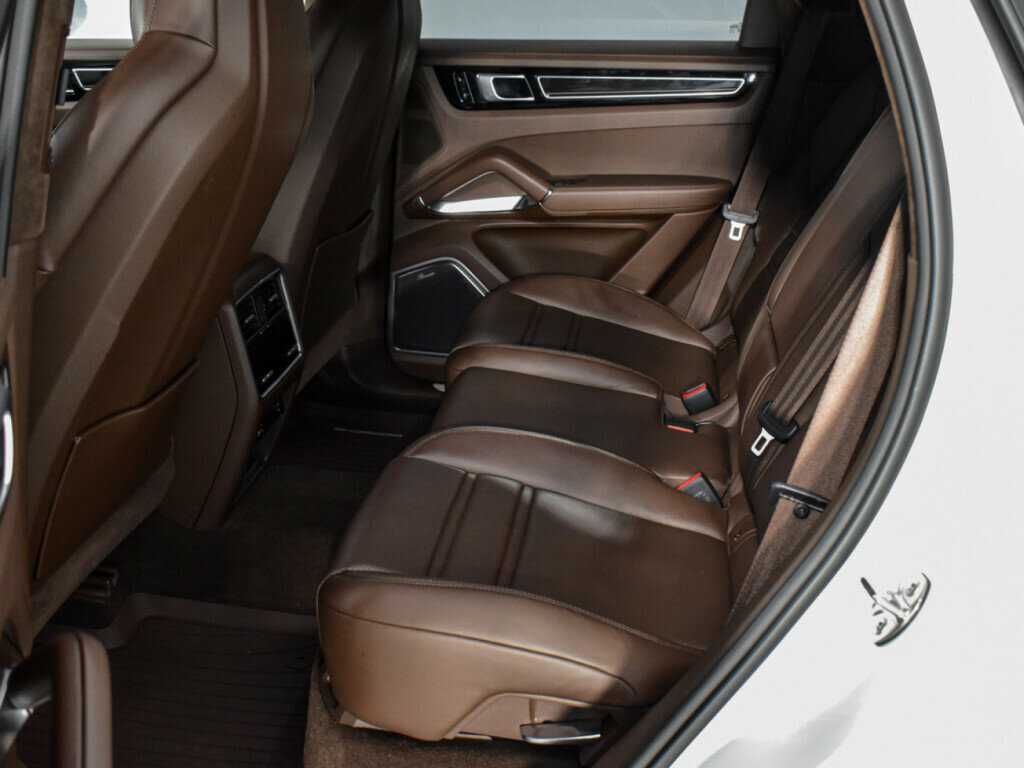 Б/У Порш Кайен 2018 года. Фото: #12