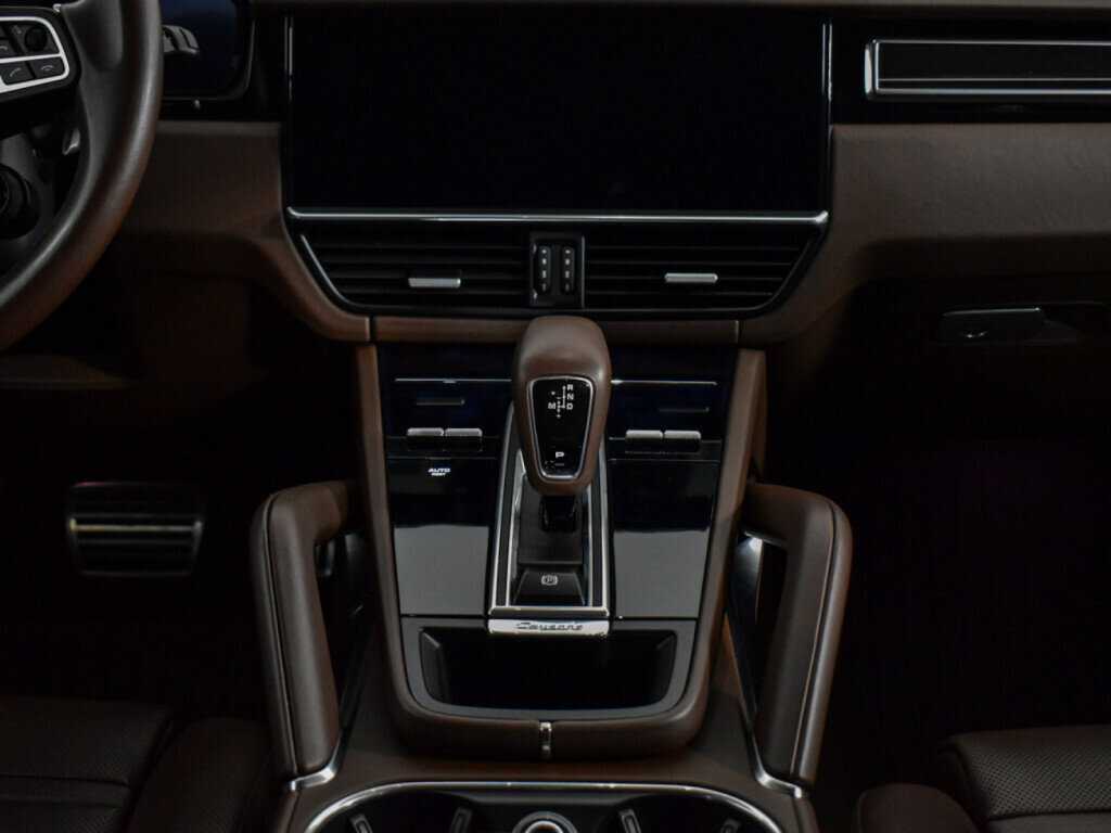 Б/У Порш Кайен 2018 года. Фото: #13