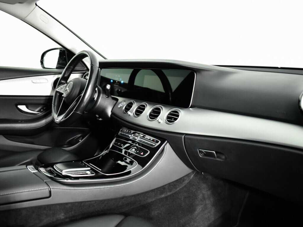 Б/У Мерседес-Бенц Е-Класс 2021 года. Фото: #8