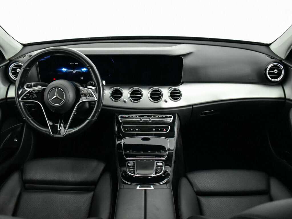 Б/У Мерседес-Бенц Е-Класс 2021 года. Фото: #11