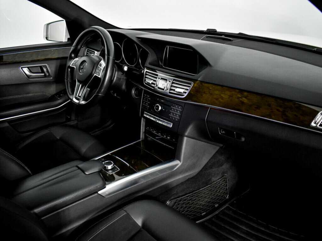 Б/У Мерседес-Бенц Е-Класс 2015 года. Фото: #12