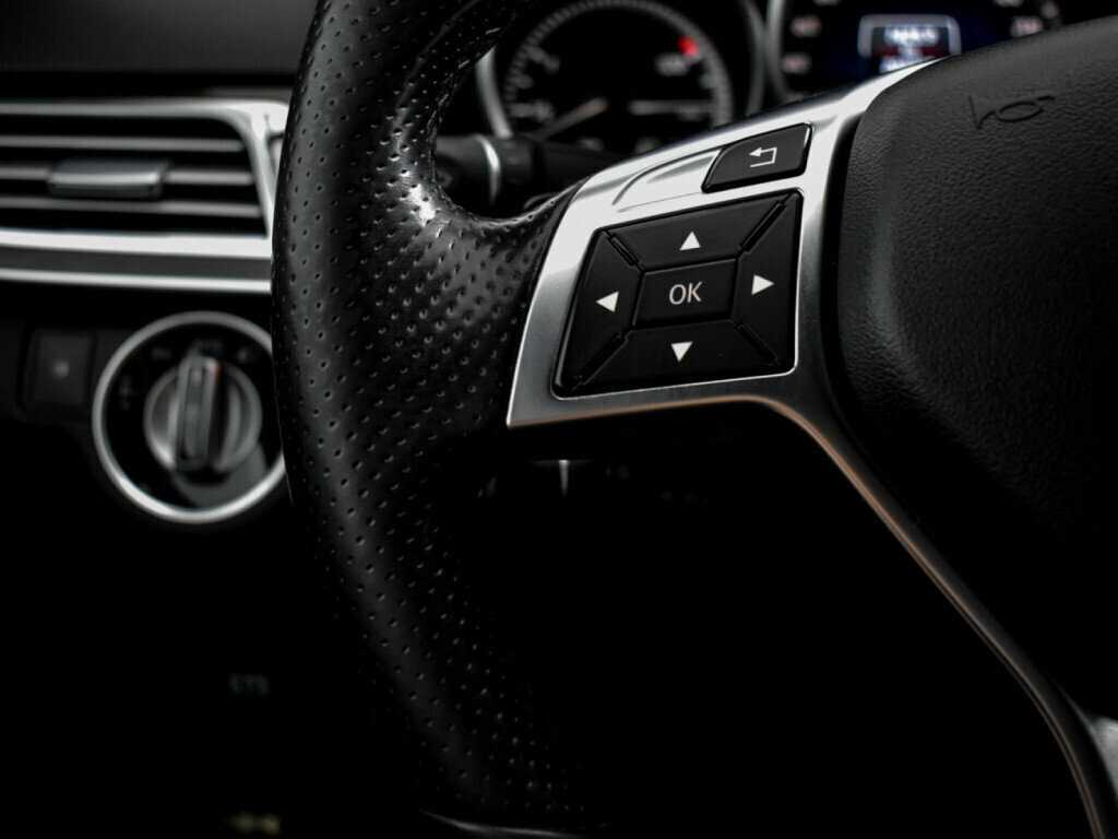 Б/У Мерседес-Бенц Е-Класс 2015 года. Фото: #16