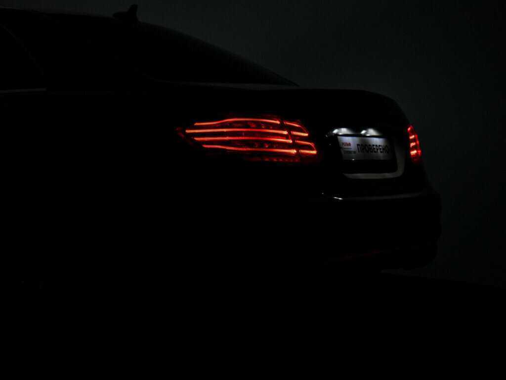 Б/У Мерседес-Бенц Е-Класс 2015 года. Фото: #26