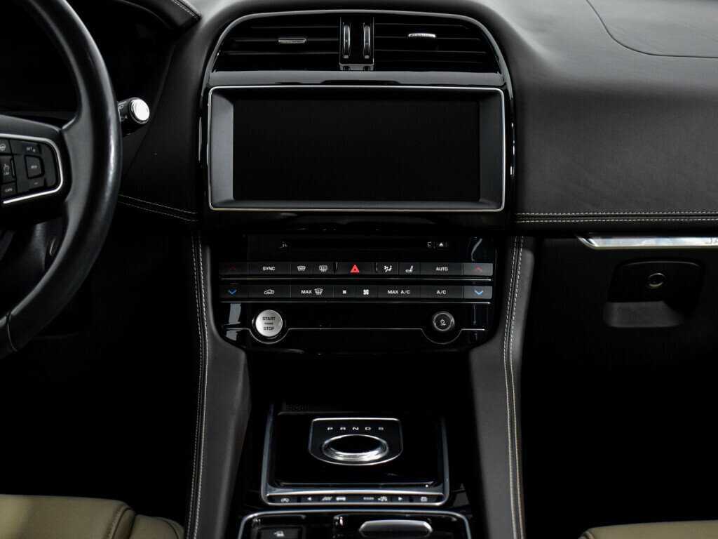 Б/У Ягуар Ф-Пэйс 2017 года. Фото: #14