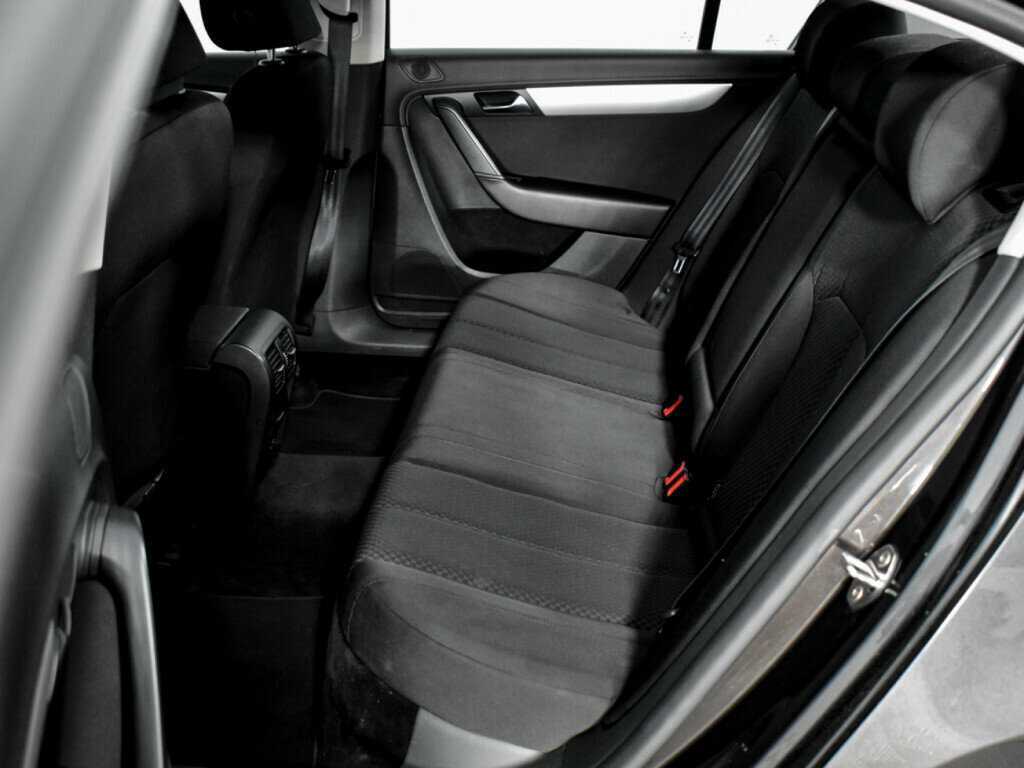 Б/У Фольксваген Пассат 2011 года. Фото: #7