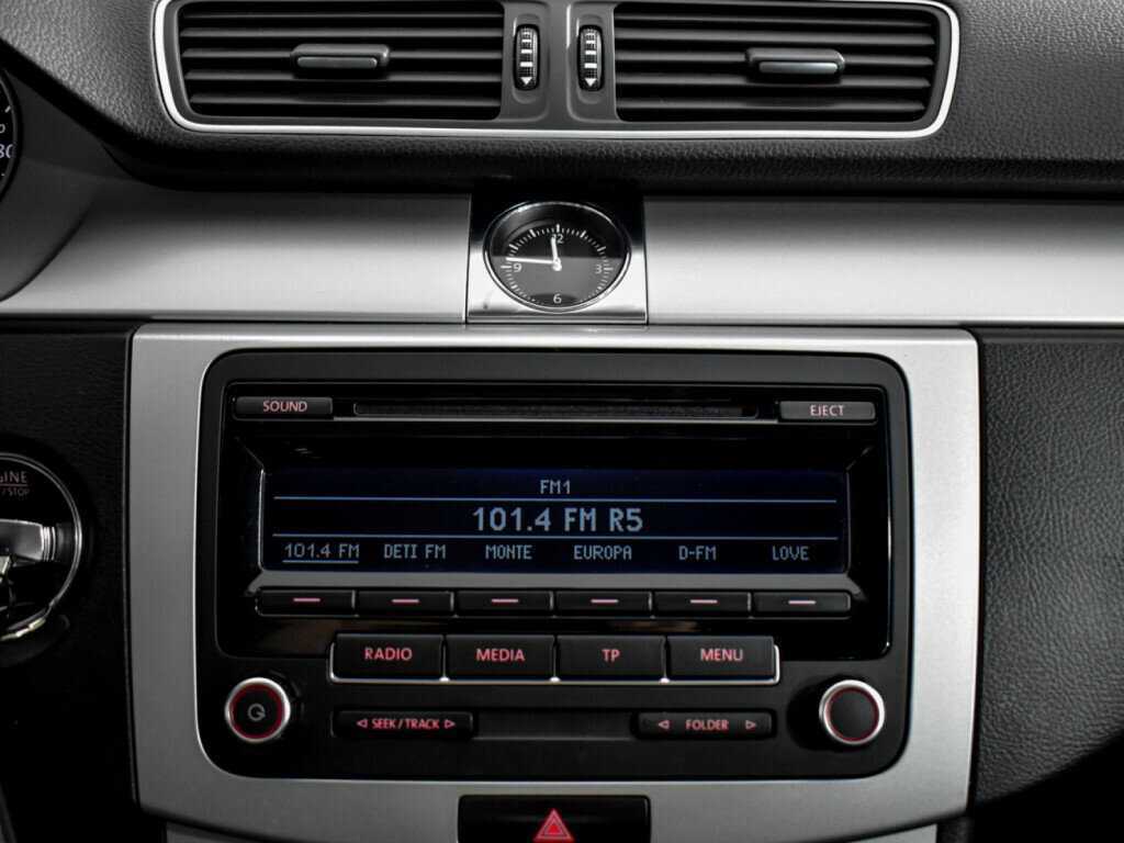 Б/У Фольксваген Пассат 2011 года. Фото: #9