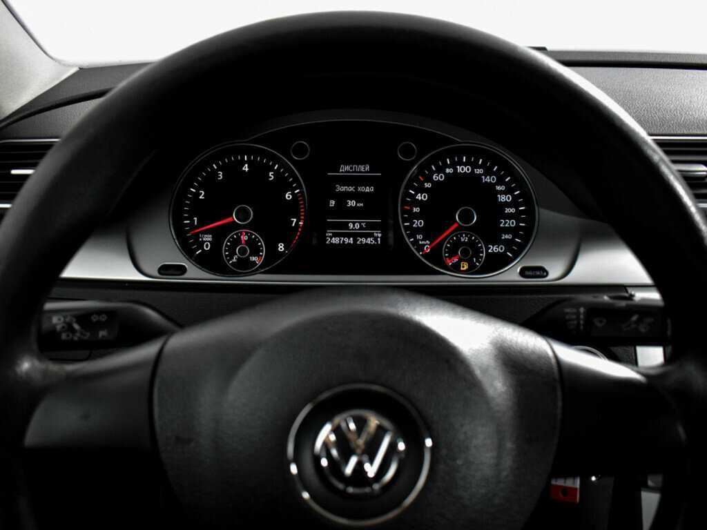 Б/У Фольксваген Пассат 2011 года. Фото: #12