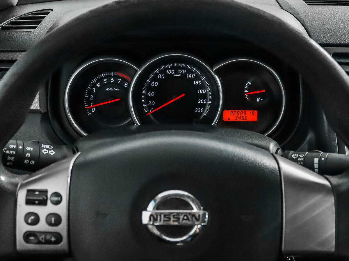 Б/У Ниссан Тиида 2012 года. Фото: #15