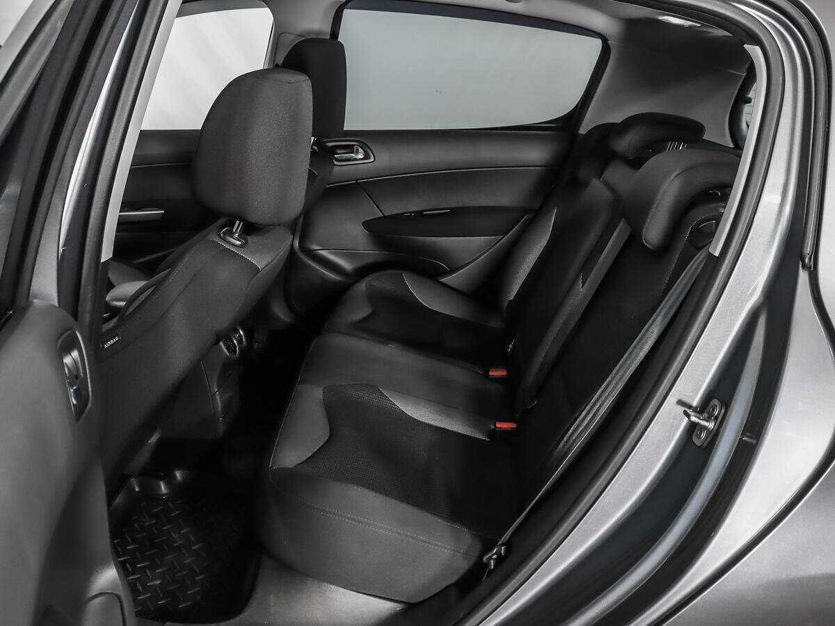 Б/У Пежо 308 2010 года. Фото: #9