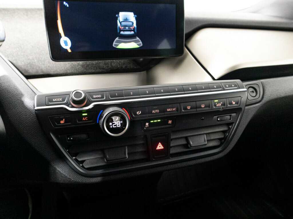 Б/У БМВ ай-3 2016 года. Фото: #16