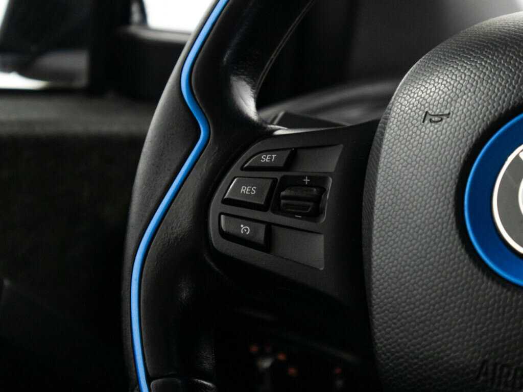 Б/У БМВ ай-3 2016 года. Фото: #18