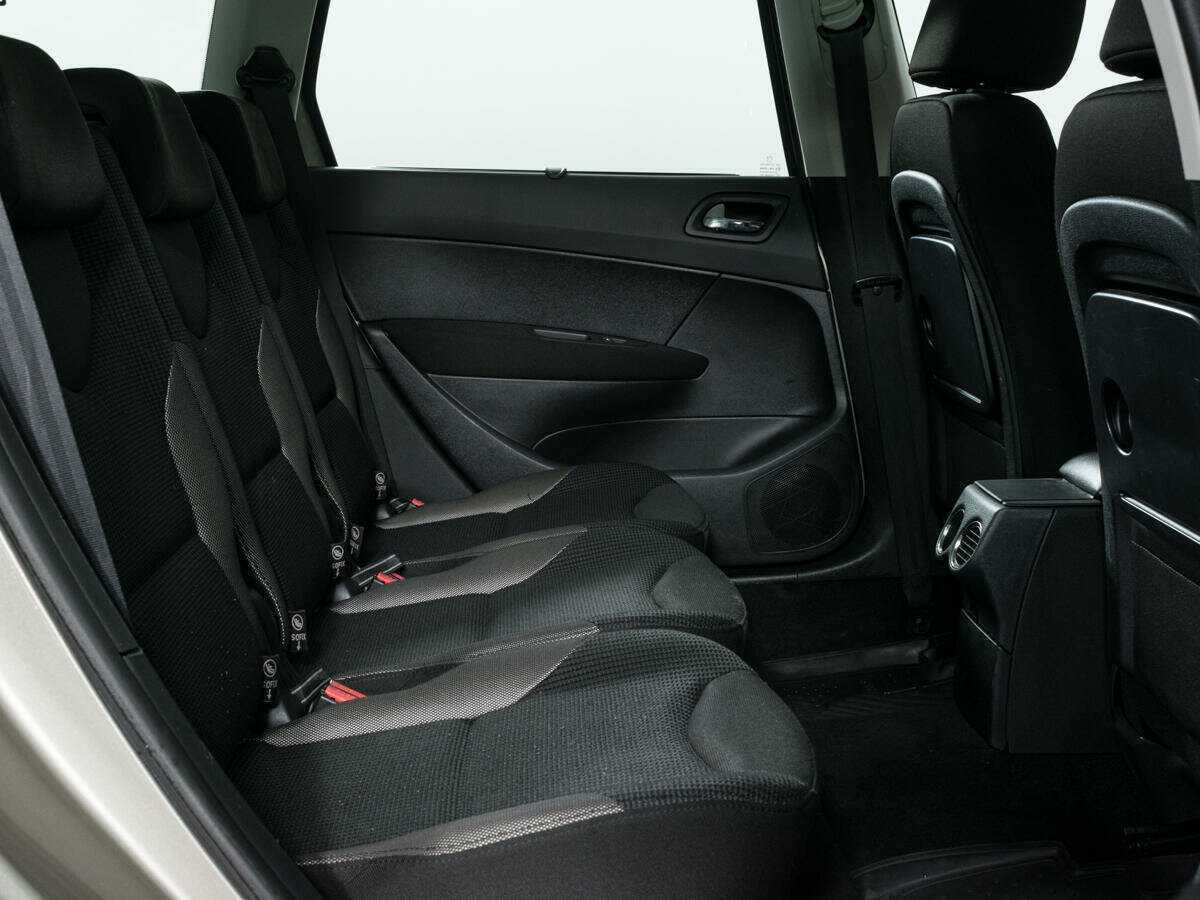 Б/У Пежо 308 2011 года. Фото: #7