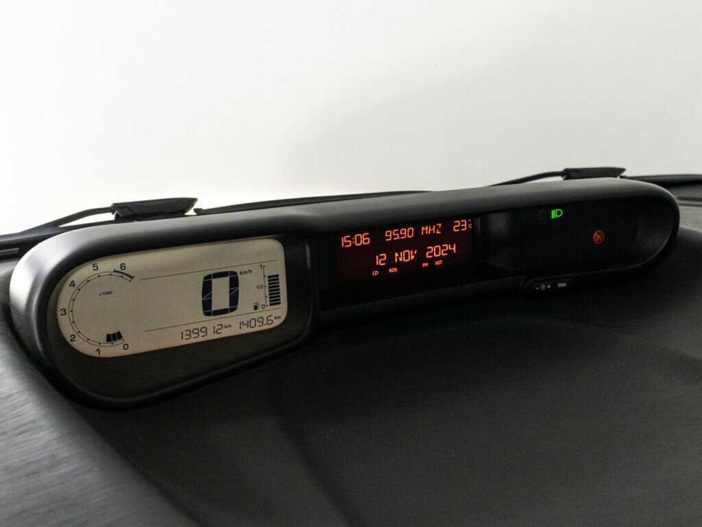 Б/У Ситроен Ц3 Пикассо 2010 года. Фото: #11