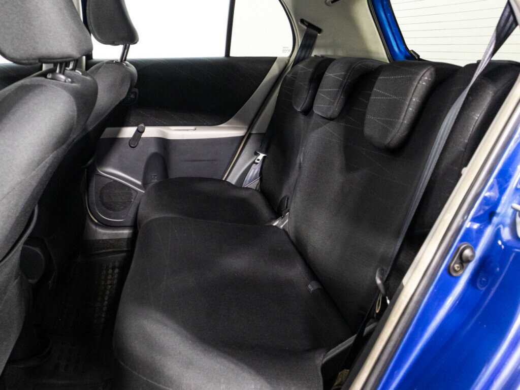 Б/У Тойота Ярис 2006 года. Фото: #9