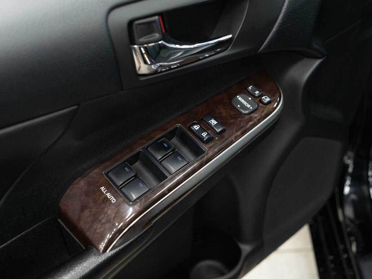 Б/У Тойота Камри 2017 года. Фото: #12