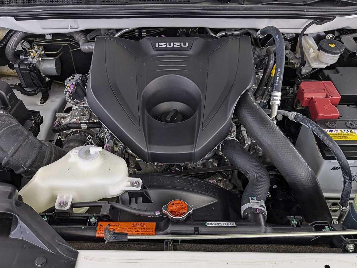 Б/У Исузу MU-X 2021 года. Фото: #8