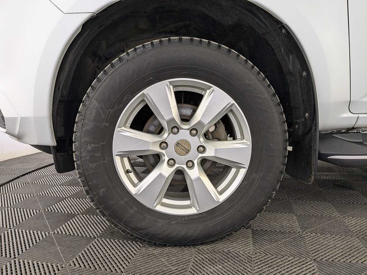 Б/У Исузу MU-X 2021 года. Фото: #11