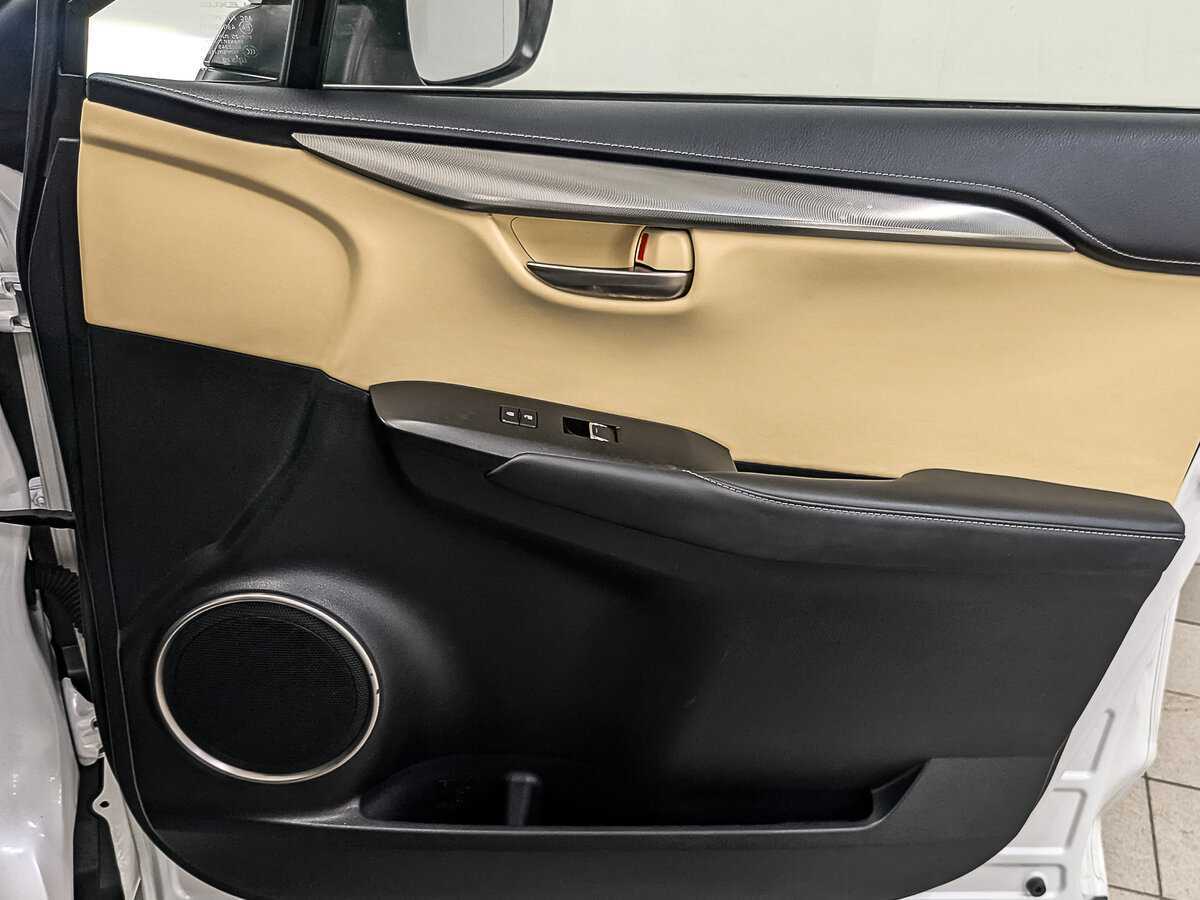 Б/У Лексус Н-Икс 2019 года. Фото: #23