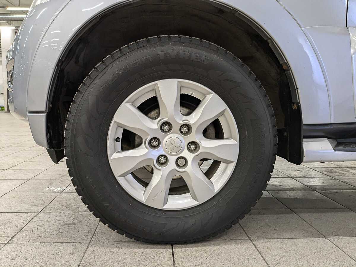 Б/У Митсубиши Паджеро 2014 года. Фото: #11