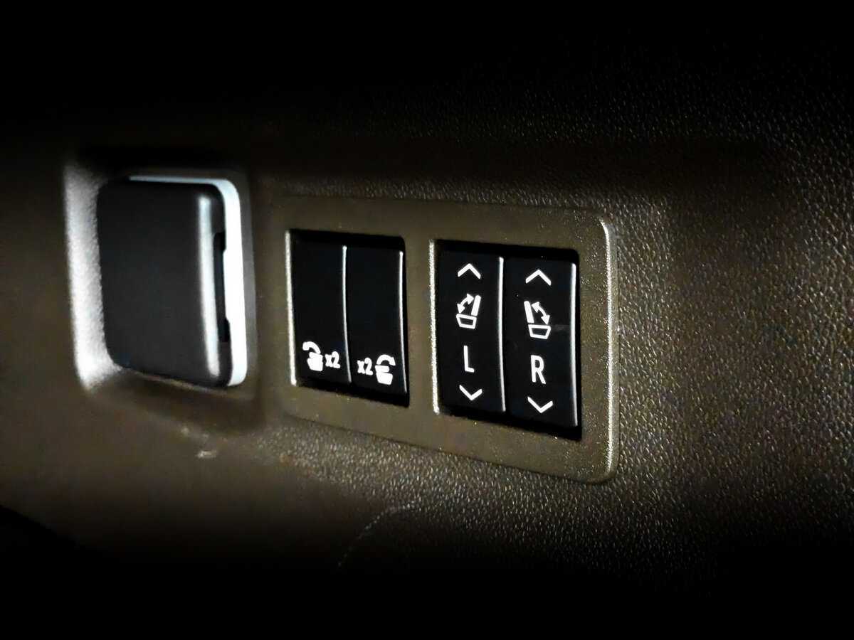 Б/У Шевроле Тахо 2023 года. Фото: #26