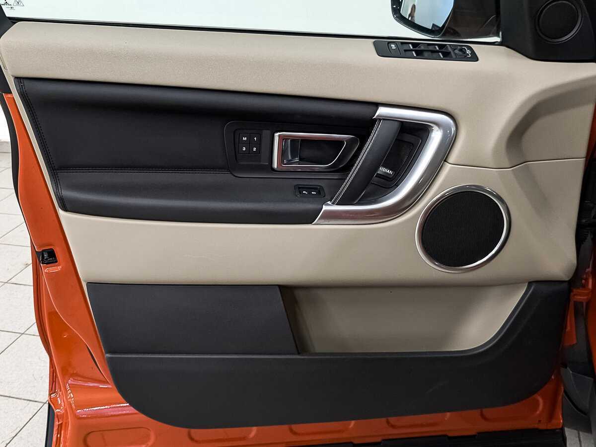 Б/У Лэнд Ровер Дискавери Спорт 2017 года. Фото: #18