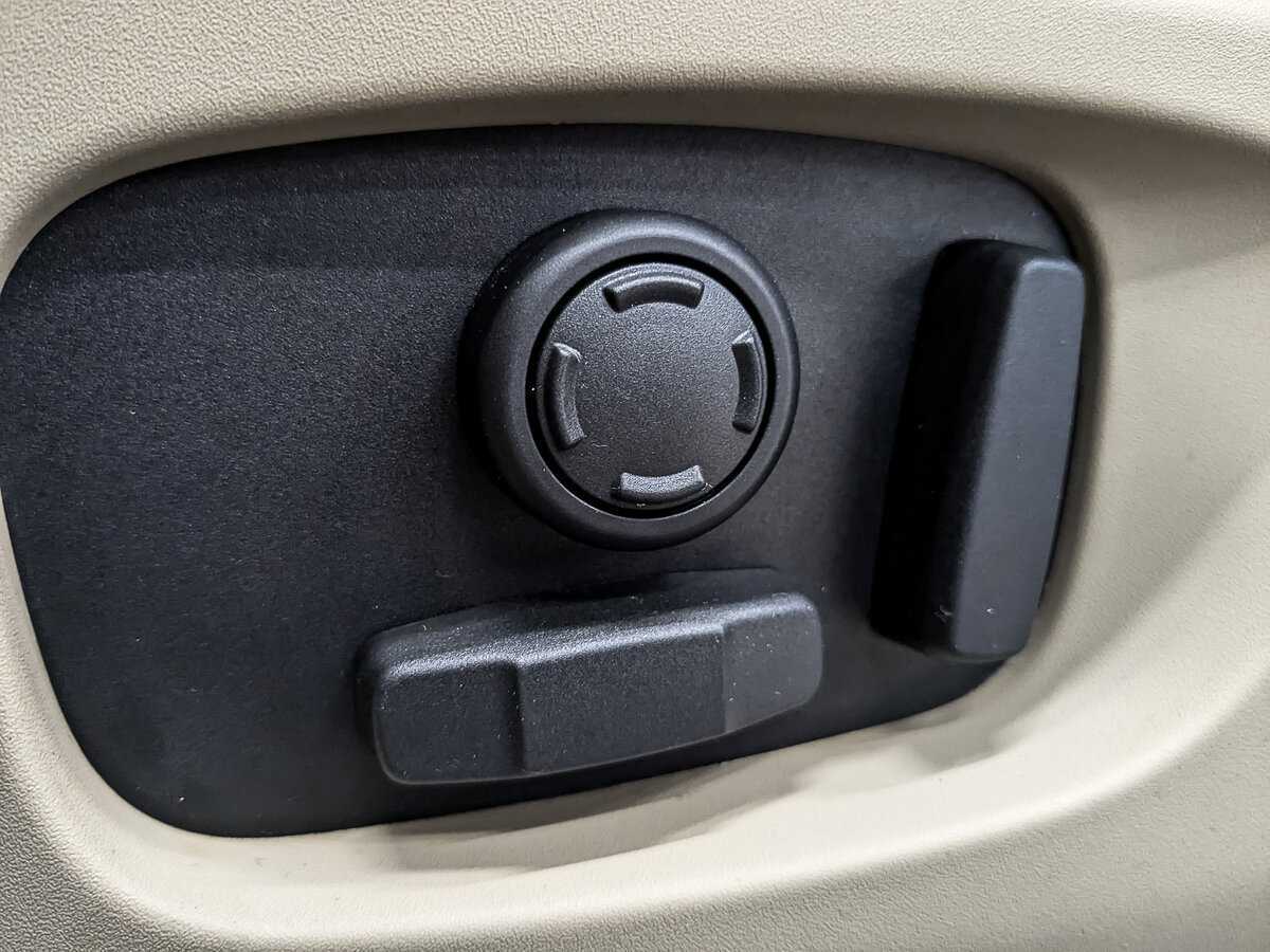 Б/У Лэнд Ровер Дискавери Спорт 2017 года. Фото: #25