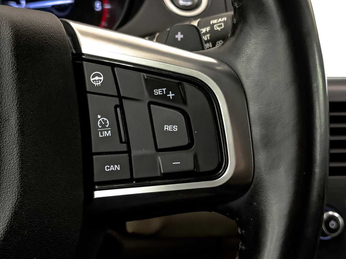 Б/У Лэнд Ровер Дискавери Спорт 2017 года. Фото: #29