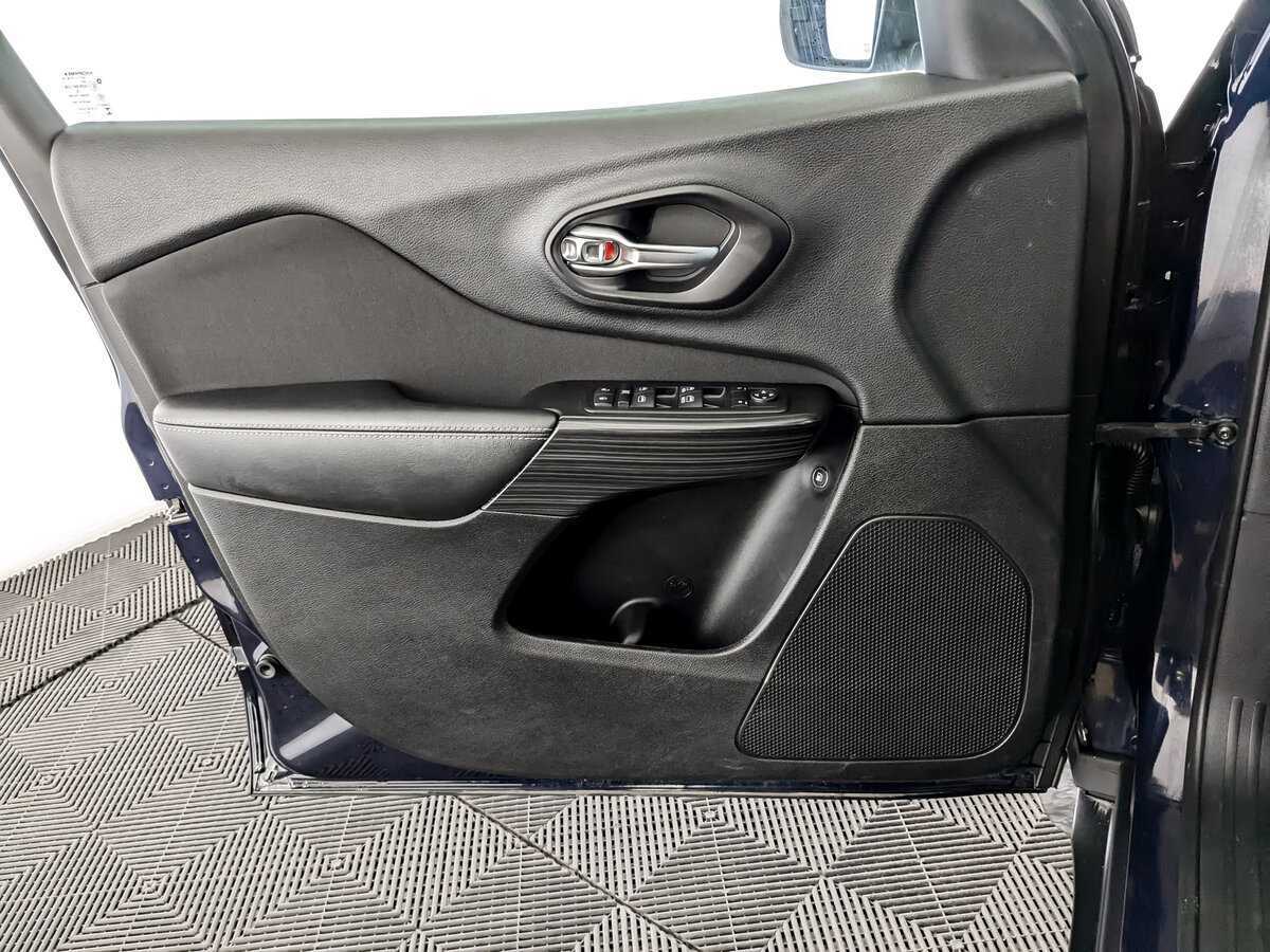 Б/У Джип Чироки 2014 года. Фото: #18