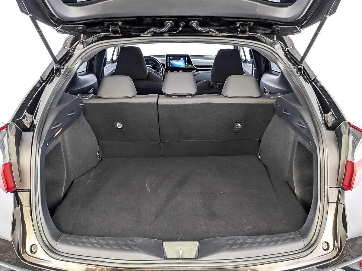 Б/У Тойота Ц-ШР 2019 года. Фото: #9