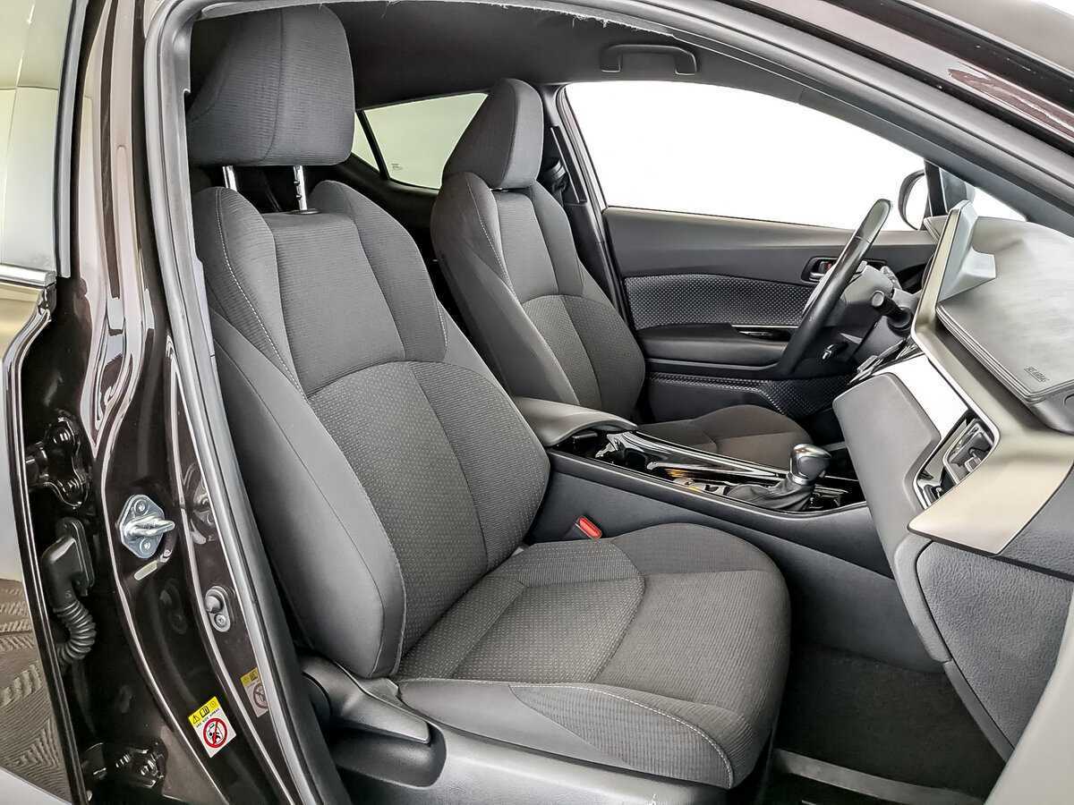 Б/У Тойота Ц-ШР 2019 года. Фото: #21