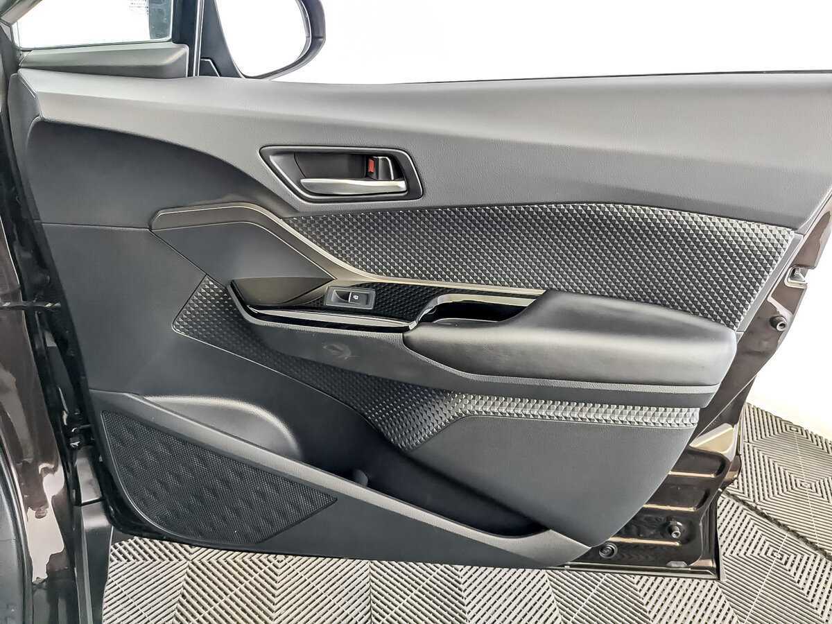 Б/У Тойота Ц-ШР 2019 года. Фото: #22