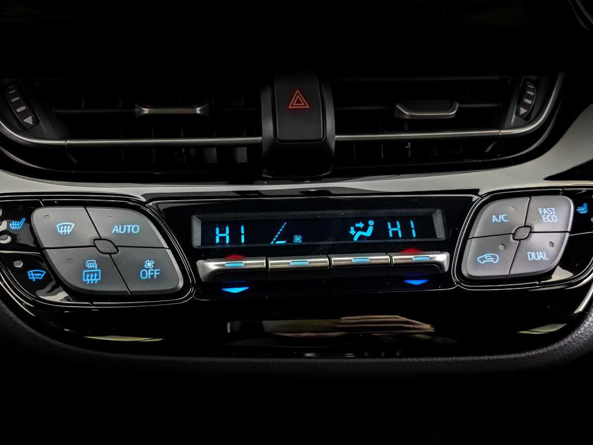 Б/У Тойота Ц-ШР 2019 года. Фото: #23