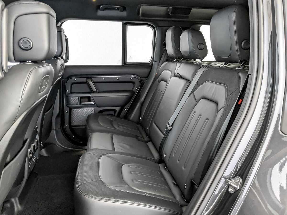 Б/У Лэнд Ровер Дефендер 2021 года. Фото: #11