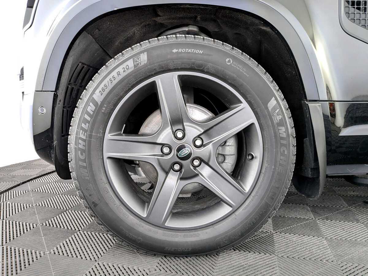 Б/У Лэнд Ровер Дефендер 2021 года. Фото: #17