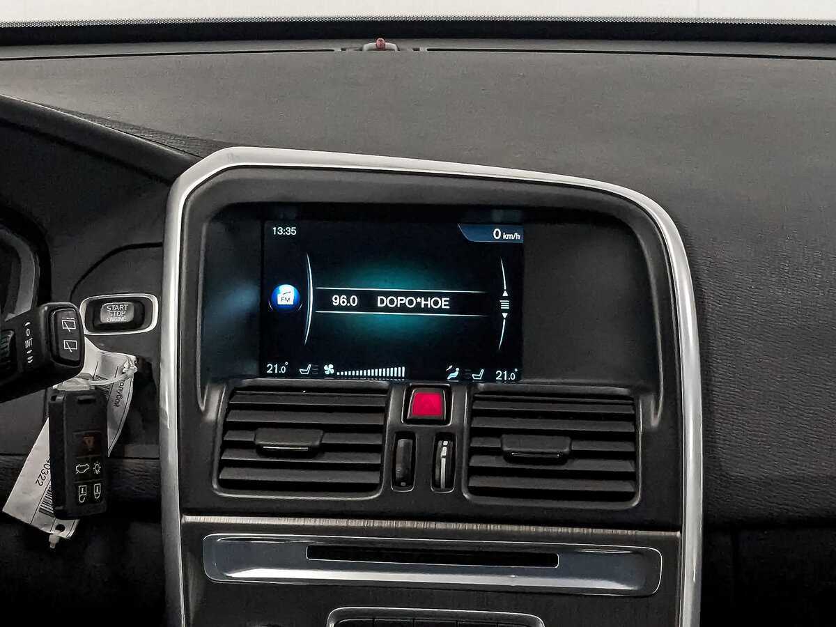 Б/У Вольво ИксЦ60 2015 года. Фото: #25