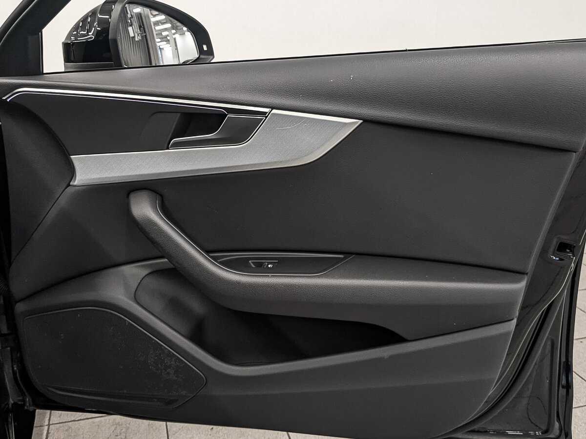 Б/У Ауди А4 2018 года. Фото: #23