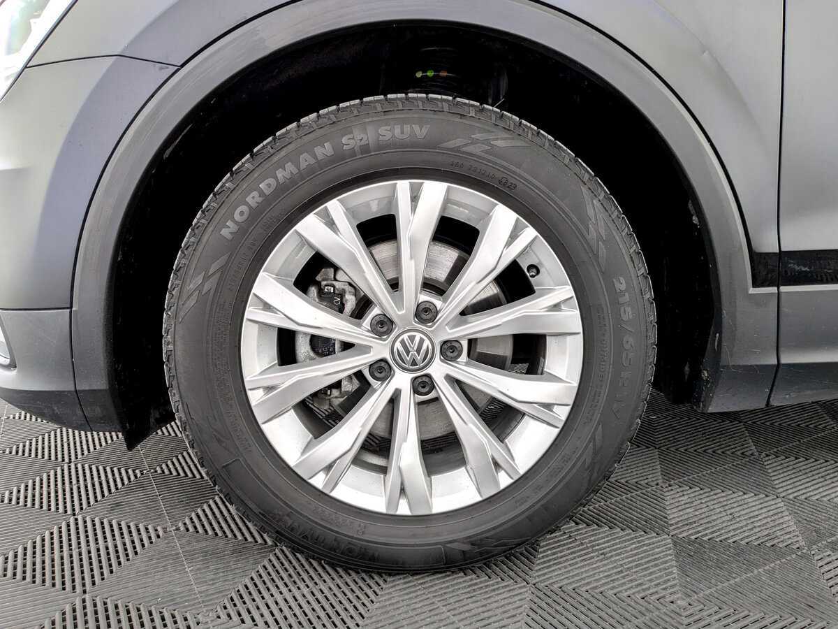 Б/У Фольксваген Тигуан 2020 года. Фото: #17