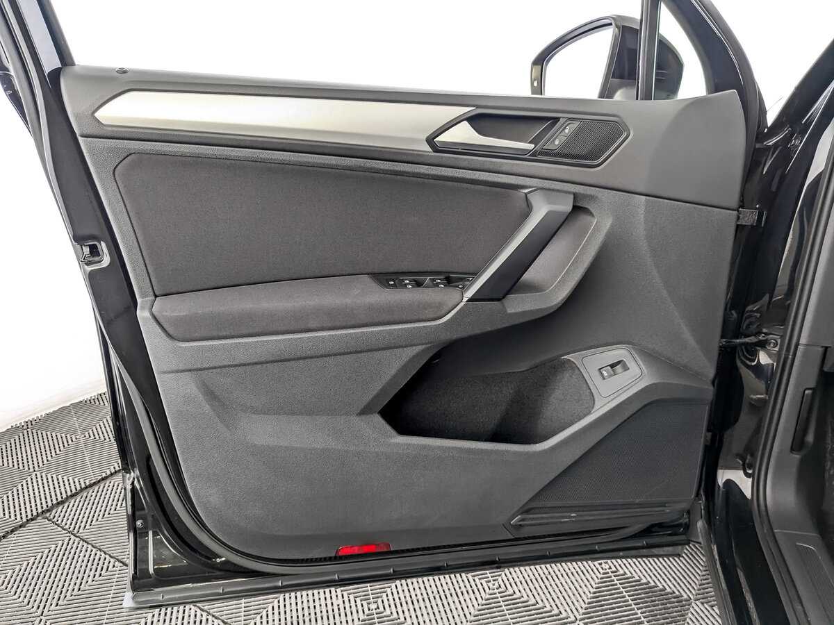 Б/У Фольксваген Тигуан 2020 года. Фото: #18