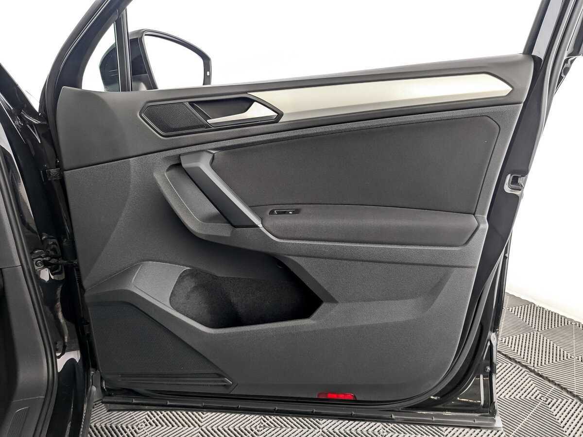 Б/У Фольксваген Тигуан 2020 года. Фото: #23