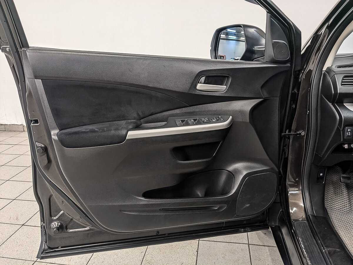 Б/У Хонда ЦР-В 2014 года. Фото: #17