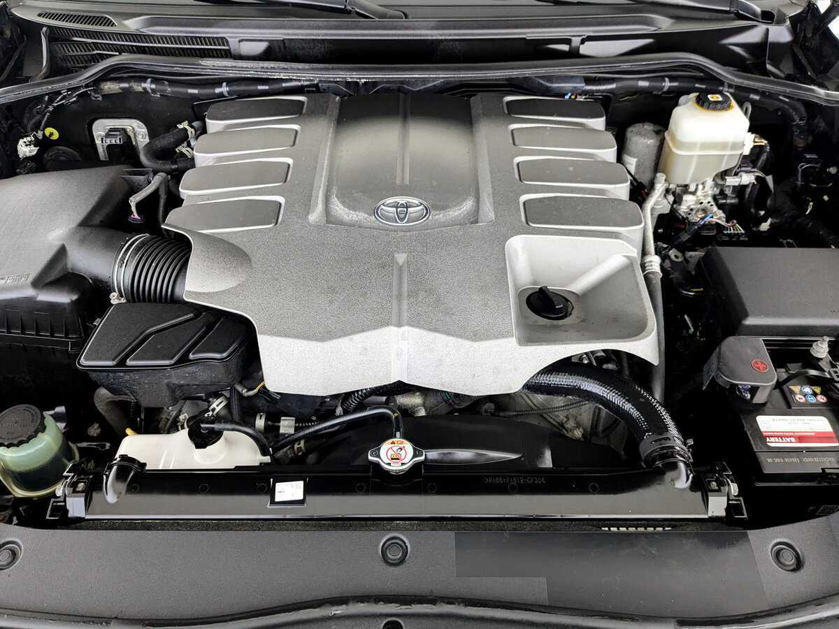 Б/У Тойота Лэнд Крузер 2020 года. Фото: #8