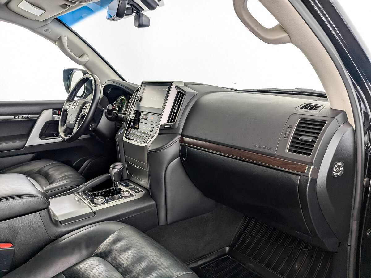 Б/У Тойота Лэнд Крузер 2020 года. Фото: #10