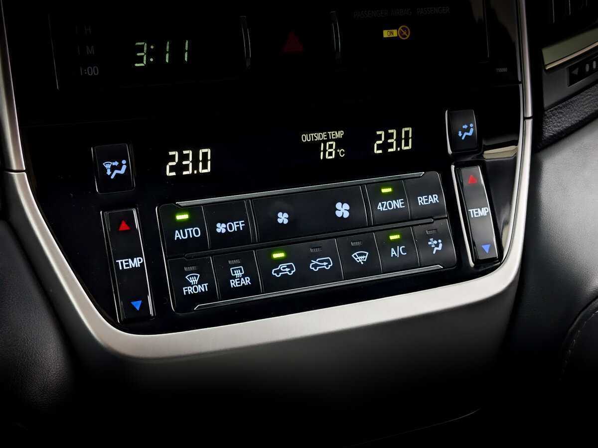 Б/У Тойота Лэнд Крузер 2020 года. Фото: #27