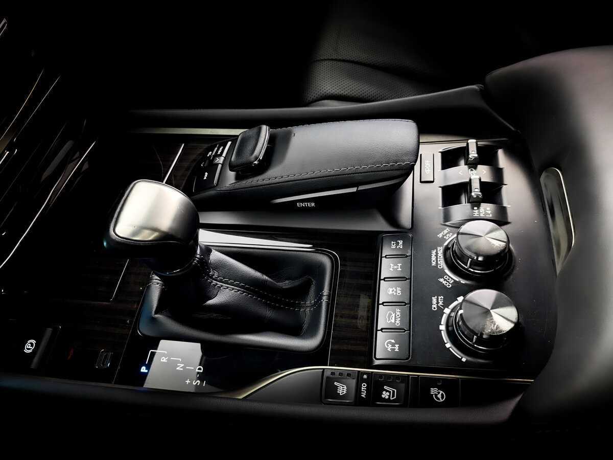 Б/У Лексус Л-Икс 2020 года. Фото: #29