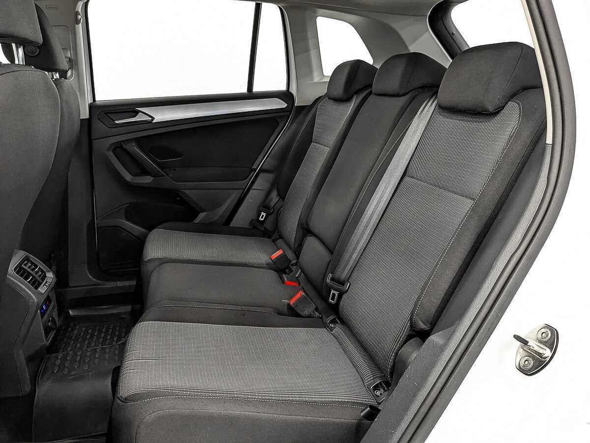 Б/У Фольксваген Тигуан 2021 года. Фото: #17