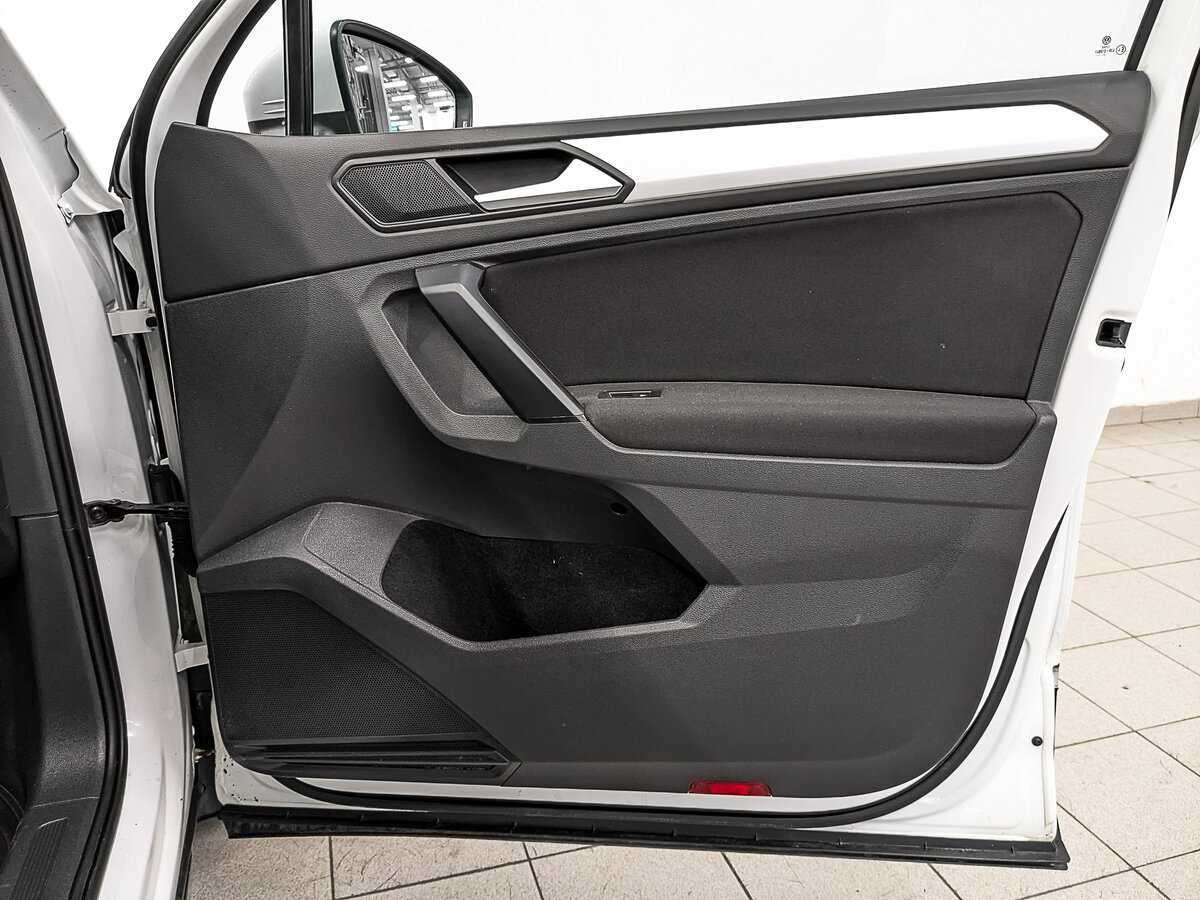 Б/У Фольксваген Тигуан 2021 года. Фото: #24