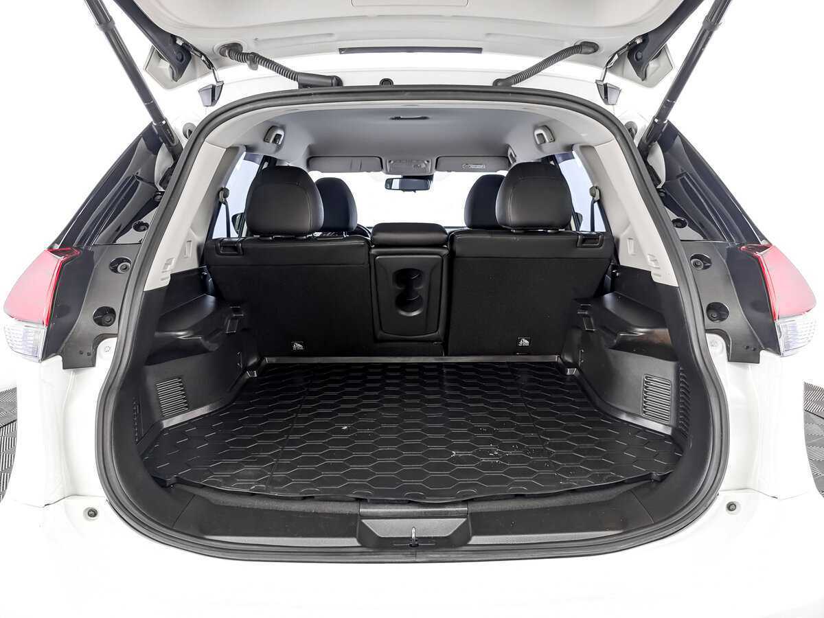 Б/У Ниссан Икс-Трейл 2022 года. Фото: #9